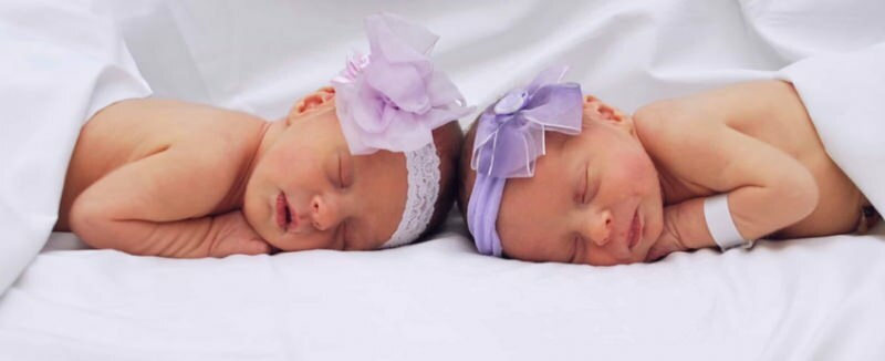 Este normal să nască în sarcină gemelară? Factorii care afectează nașterea în sarcina gemelară