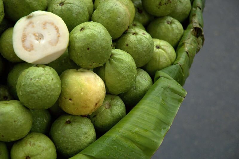 fruct de guavan necoapte 
