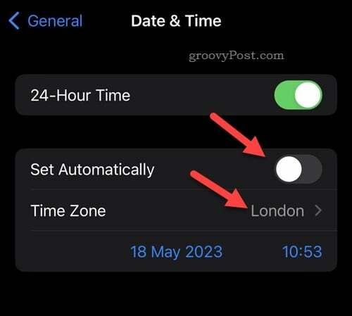 Dezactivarea fusului orar automat pe iPhone