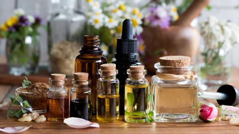 Un remediu pentru o mie de necazuri: Cum se pregătește un spray de aromoterapie? Ce conține uleiul de aromoterapie?