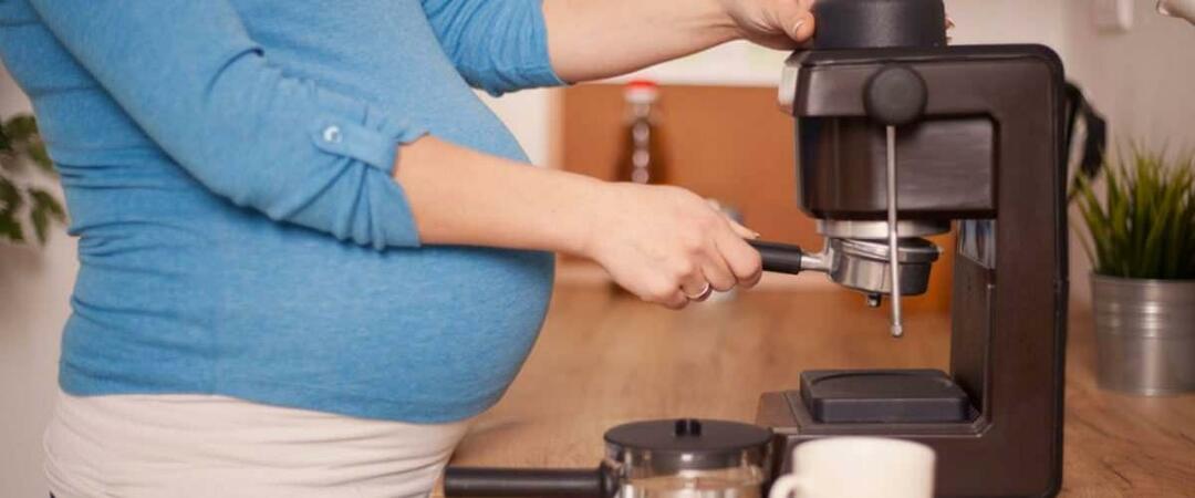 O jumătate de ceașcă de cafea pe zi în timpul sarcinii scurtează înălțimea copilului cu 2 cm