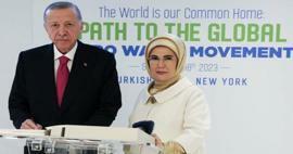 Un gest al președintelui Erdoğan, care a semnat primul „Declarația de bunăvoință Zero Waste”, către soția sa Emine Erdoğan!