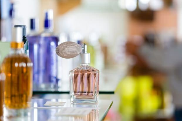Moduri de a crește permanența parfumului