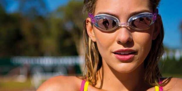 Ce trebuie să faceți pentru a preveni umblarea ochelarilor de înot?