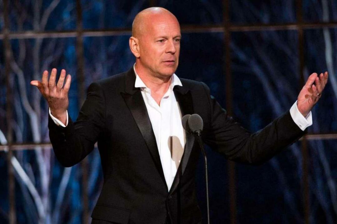 A apărut versiunea finală a lui Bruce Willis, care are demență!