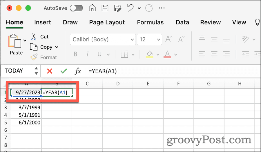 Utilizarea funcției YEAR pentru a extrage anul dintr-o dată în Excel