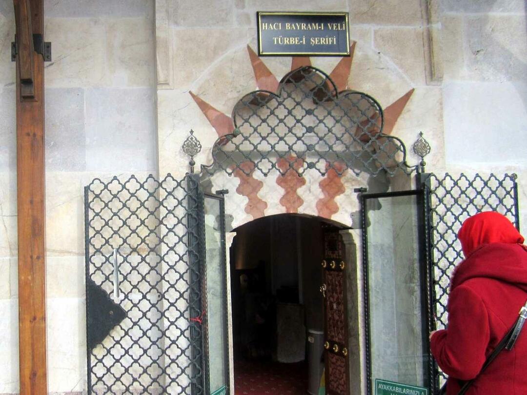 Poarta Mormântului Haci Bayram-i Veli