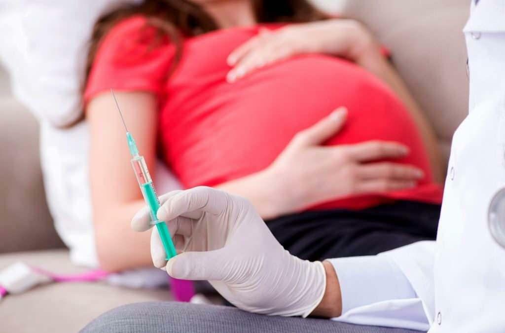 În ce luni de sarcină trebuie administrat vaccinul antigripal?