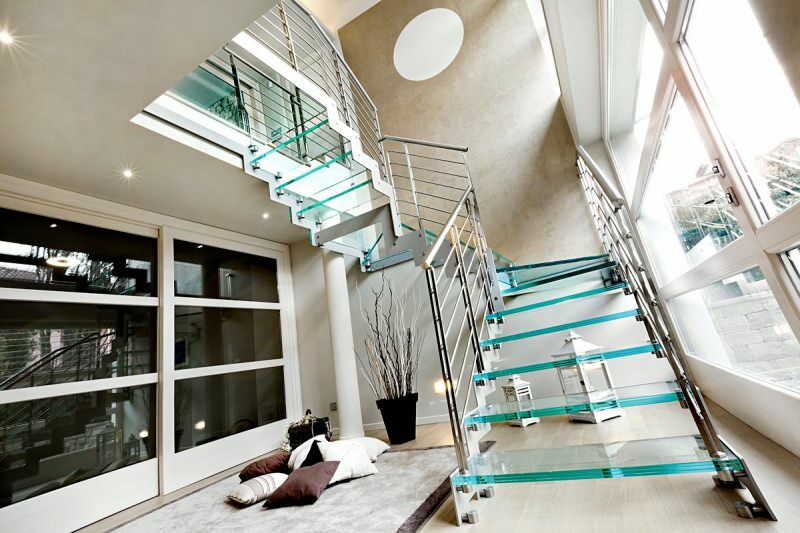 Cele mai elegante și utile modele de scări pentru apartamente duplex