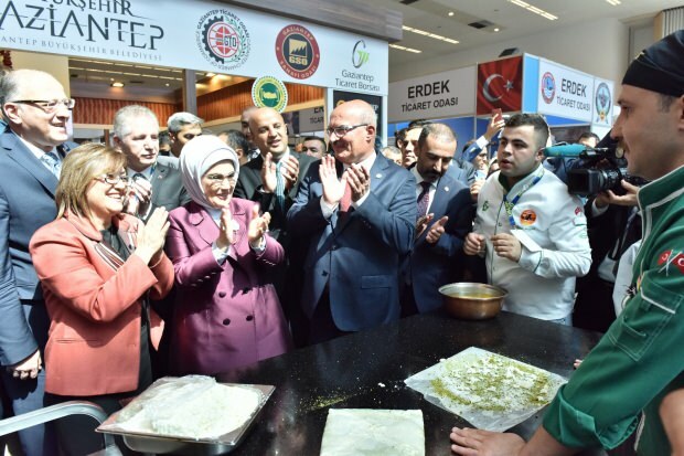 Prima doamnă Erdoğan a vizitat standul Gaziantep