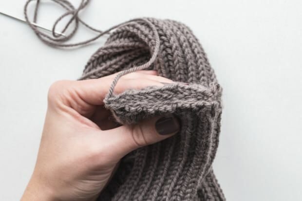 Metoda de tricotare cu bandă de păr