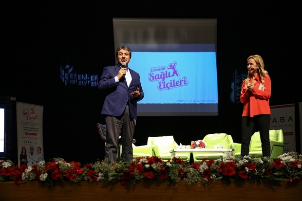 „Mustafa Sandal” a participat la evenimentul femeilor din Esenler