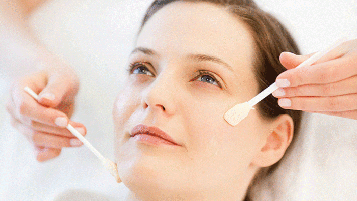 5 produse cosmetice pe care ar trebui să le utilizați cu grijă