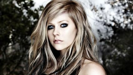Declarație uimitoare a lui Avril Lavigne: Vreau să fiu fericit!