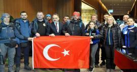 Cuvinte de laudă din partea echipelor străine de căutare și salvare către turci: Au dormit zile întregi pe stradă!