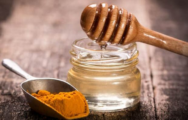 Beneficiile mierii și turmericului