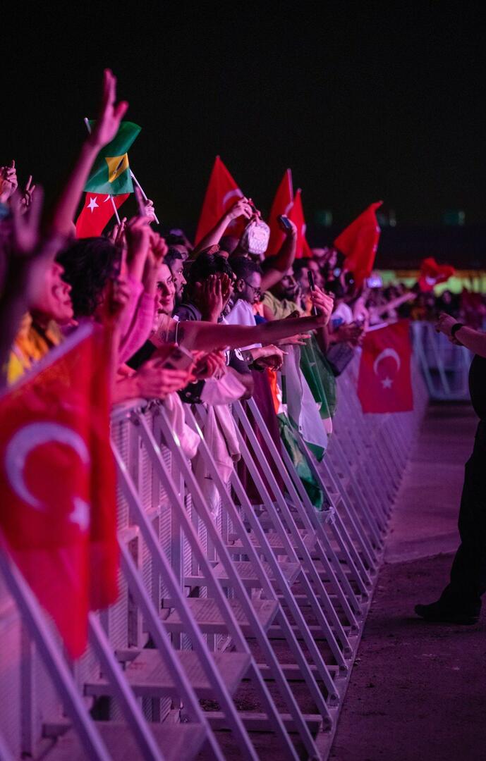 Zeynep Bastik și-a cunoscut fanii în Qatar