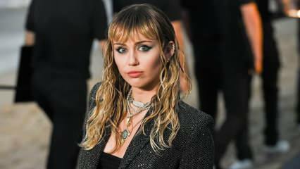 Miley Cyrus: Mi-am spălat părul de două ori doar într-o carantină de 4 luni!