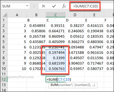 O formulă Excel SUM folosind un interval de celule