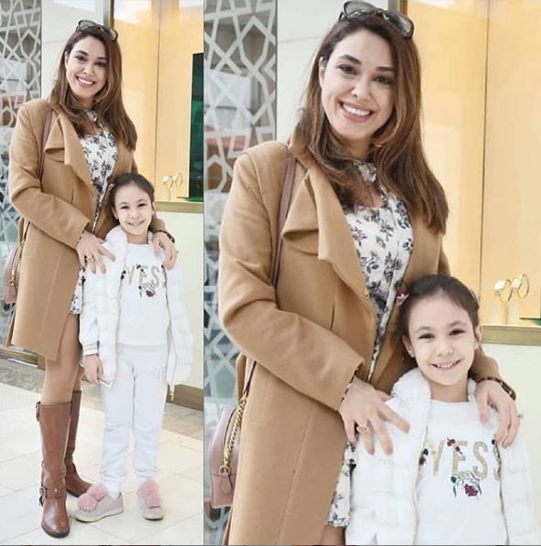 Zuhal Topal și fiica ei