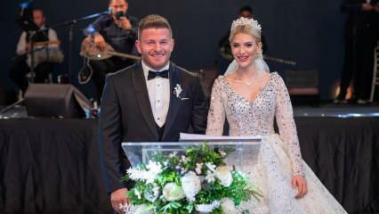 Fostii concurenți la Survivor İsmail Balaban și İlayda Şeker la o nuntă în Antalya