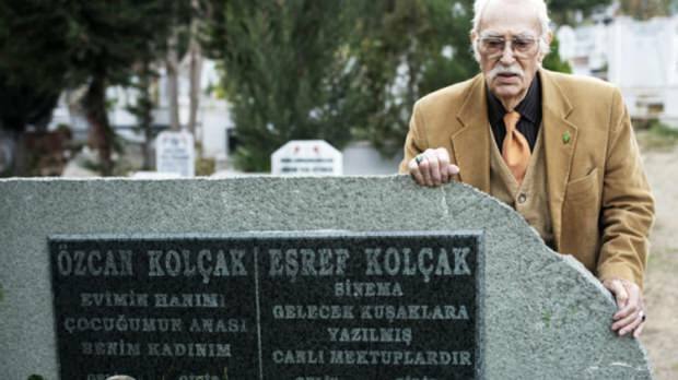 A avut loc o înmormântare pentru Eșref Kolçak