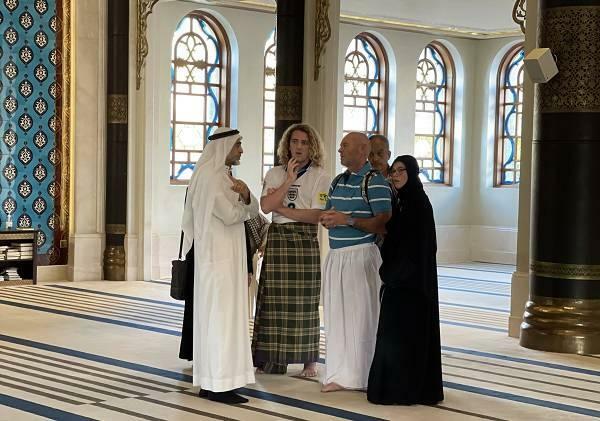Turiștii din Qatar întâlnesc frumusețile islamului