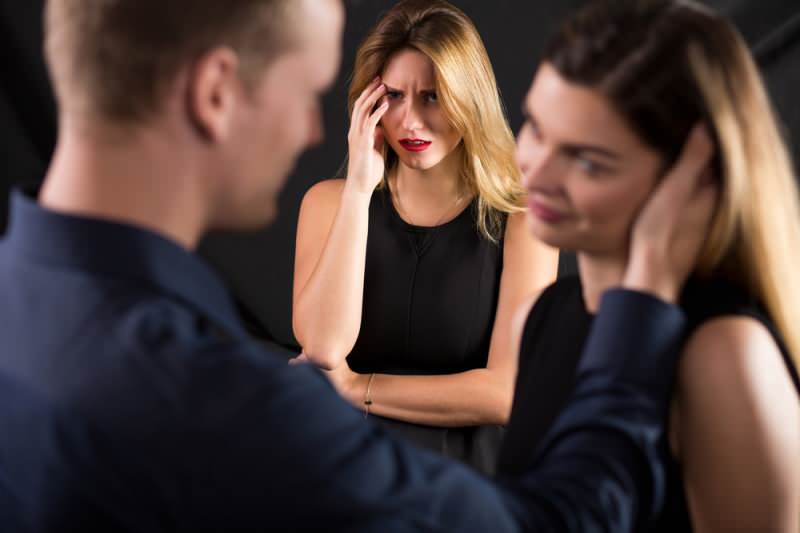 Simptome de înșelăciune! De ce trișează bărbații?