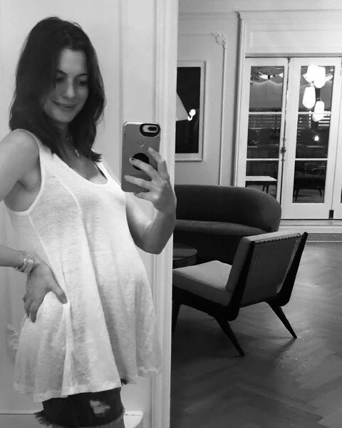 Anne Hathaway însărcinată pentru a doua oară