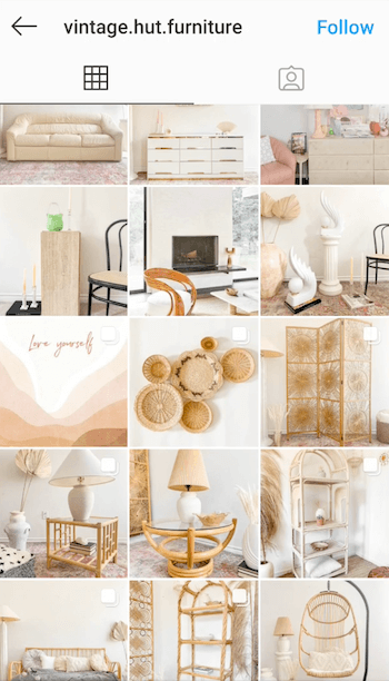 exemplu de captură de ecran a feedului instagram @ vintage.hut.furniture care arată nuanța lor galbenă pentru stilul antic al postărilor de imagine în alb, bronz și culori neutre