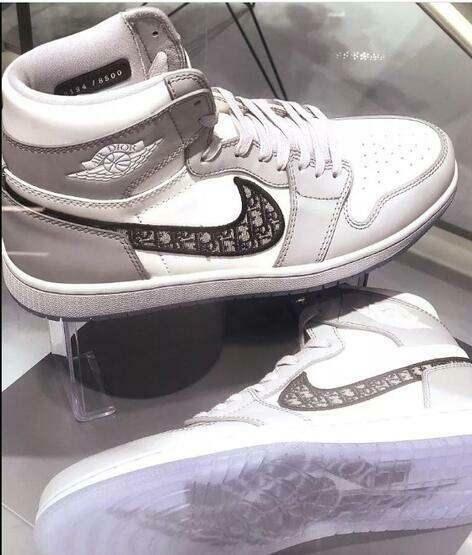 Pantofi Dior x Air Jordan 1