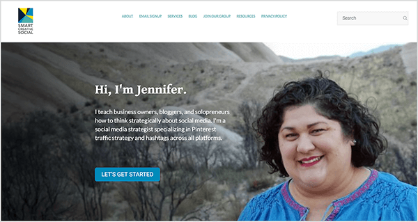 Aceasta este o captură de ecran a site-ului web pentru Smart Creative Social, agenția de socializare a Jennifer Priest.