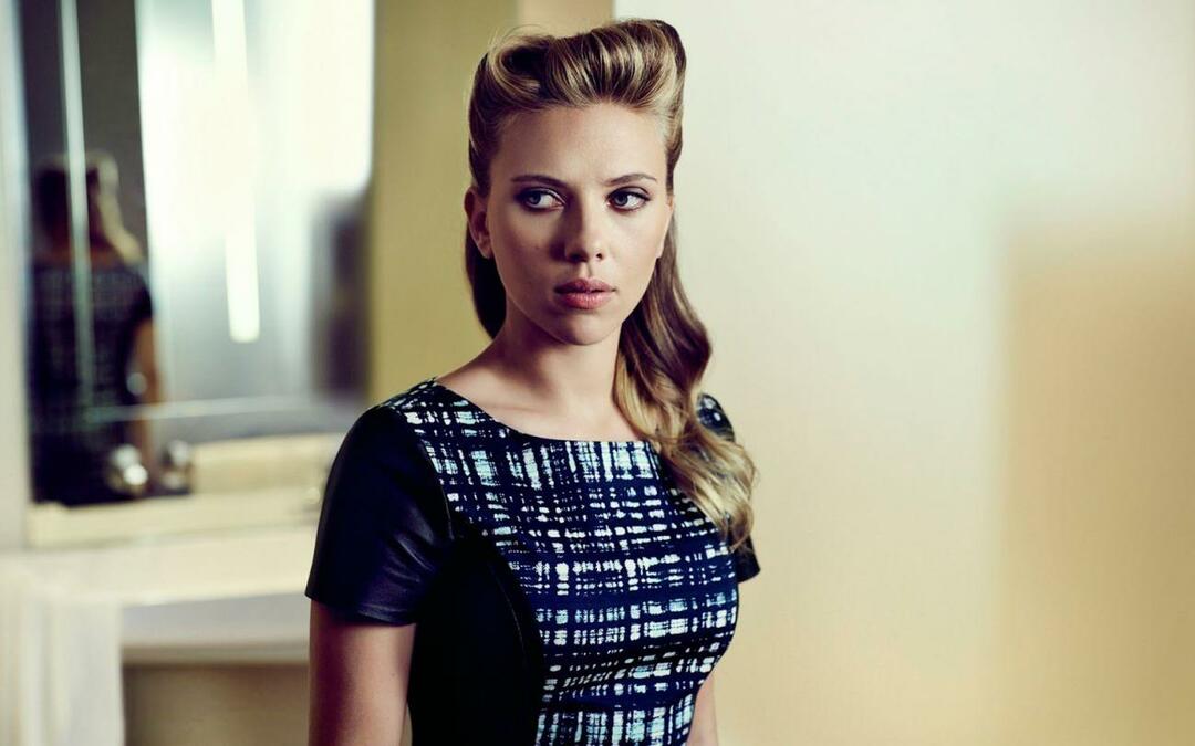 scarlett johansson