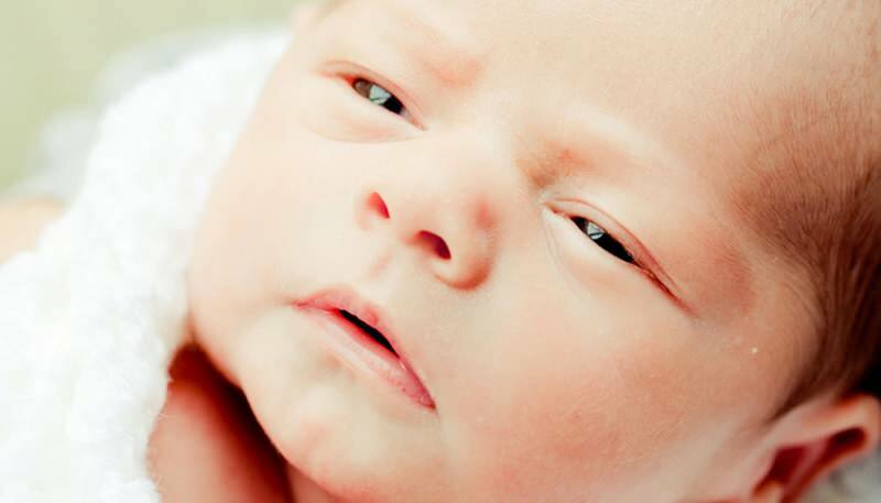 Formula de calcul a culorii ochilor pentru bebeluși! Când culoarea ochilor este permanentă la bebeluși?