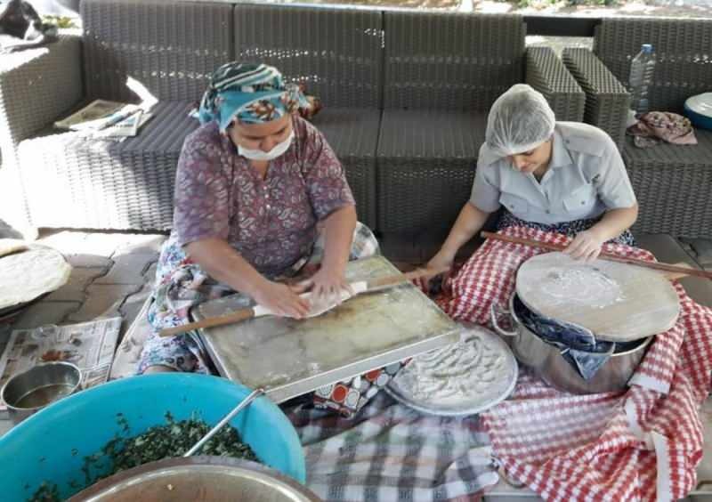 Festivalul recoltei în azilul de bătrâni din Muğla