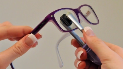 Cum se curăță lentila de ochelari? 