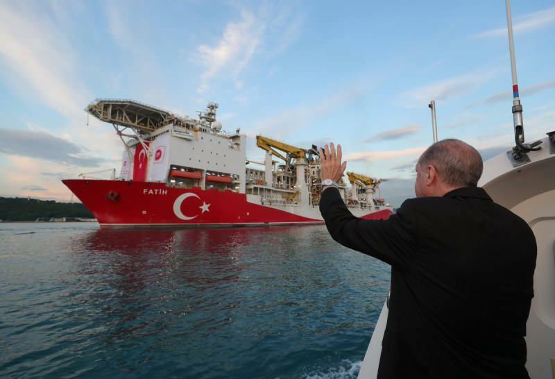 Nava cuceritoare care găsește rezerve de gaze naturale în Marea Neagră 