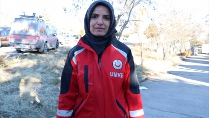 Cine vorbește cu Emine Kuștepe cu Azize în cutremur?