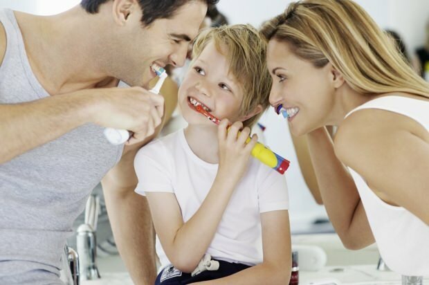 Realizarea pastei de dinți naturale pentru copii acasă