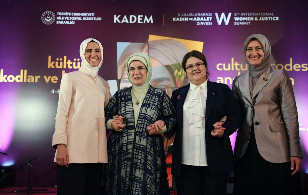 Prima Doamnă Erdoğan sa întâlnit cu Kaoutar Krikou, ministrul Solidarității Naționale, Familiei și Statutului Femeii din Algeria.