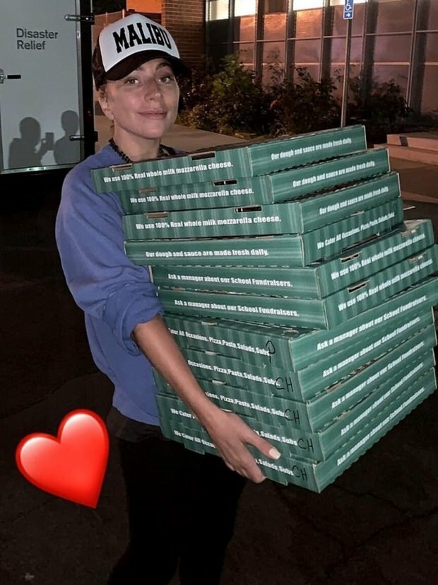 Faimoasa Lady Gaga devine distribuitor de pizza