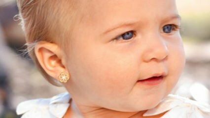 Când ar trebui să fie străpuns urechile bebelușilor?