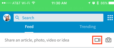 Faceți clic pe pictograma camerei video pentru a crea o actualizare video LinkedIn.