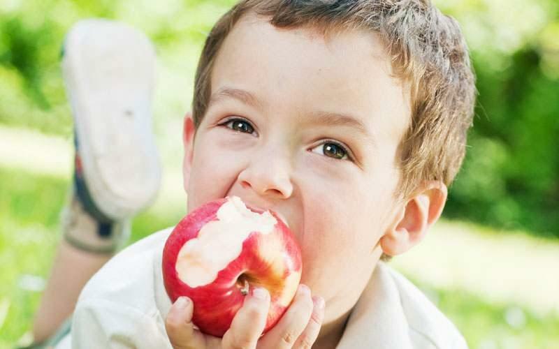 Consumul de fructe și legume proaspete pentru sănătatea dentară la copii
