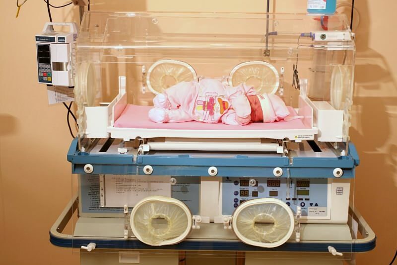 Câte zile stau bebelușii în incubator? Caracteristici ale incubatorului