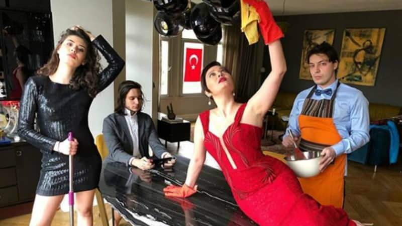 Stilul de curățare festivă al lui Nurgül Yeșilçay! Și-a făcut propria curățare