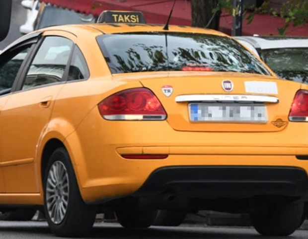 Berrak Tüzünataç a luat un taxi gratuit