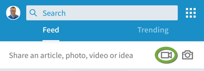Căutați pictograma camerei video în aplicația mobilă LinkedIn.