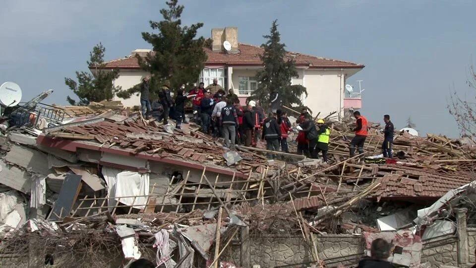 Emine Erdogan și-a transmis cele mai bune urări tuturor cetățenilor afectați de cutremurul de la Malatya