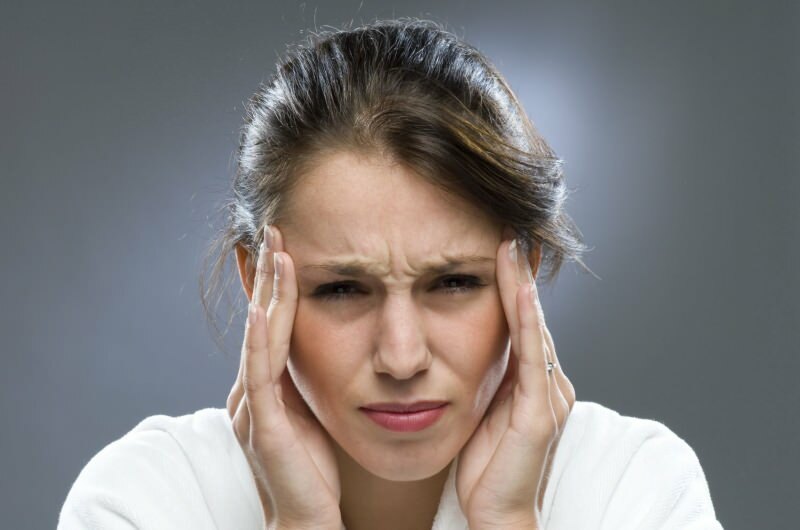 Multe afecțiuni pot provoca dureri de cap.